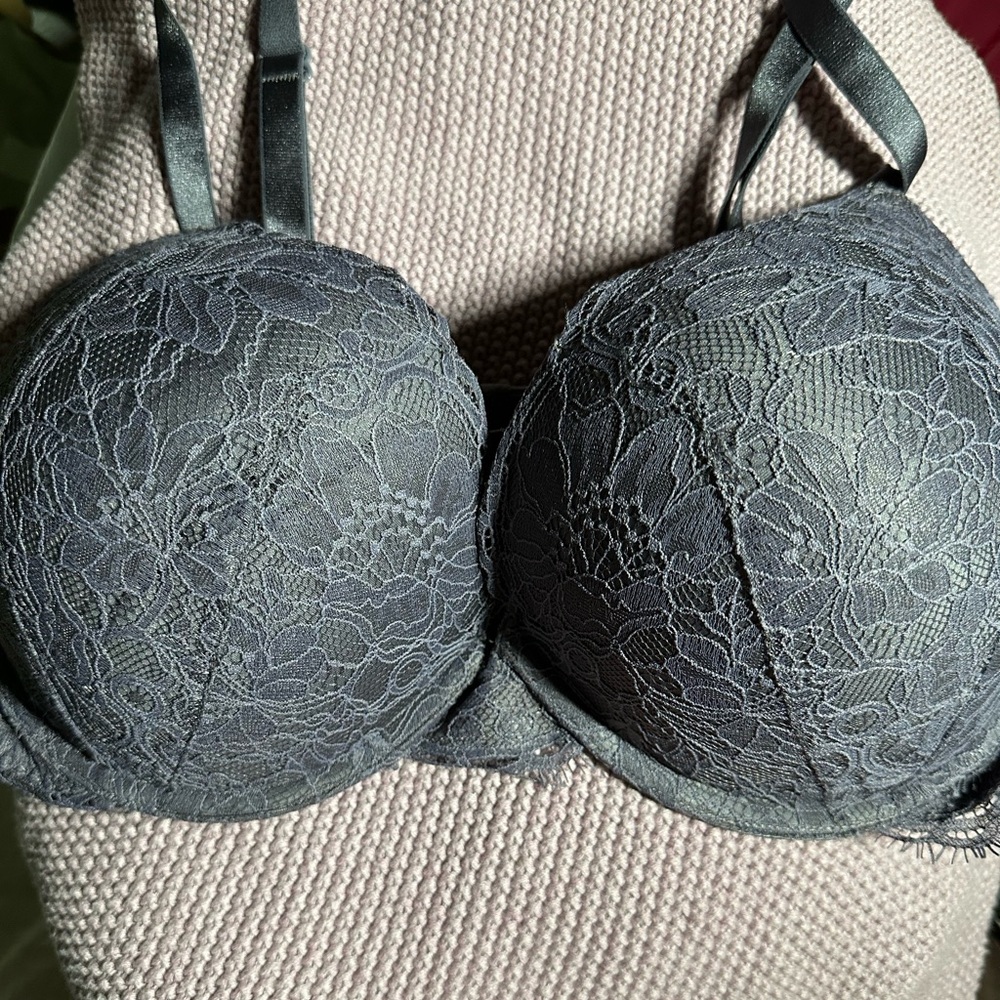 Victoria’s Secret like new bra